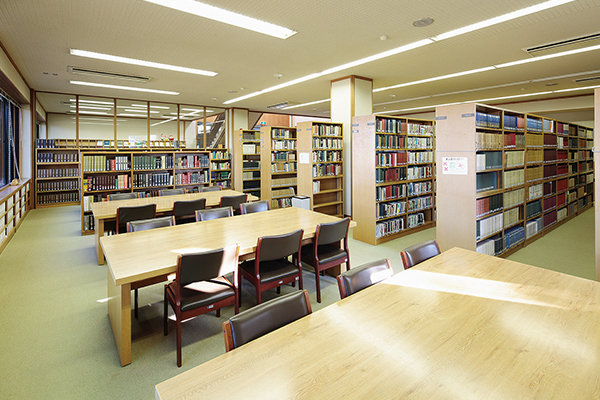 図書館内観