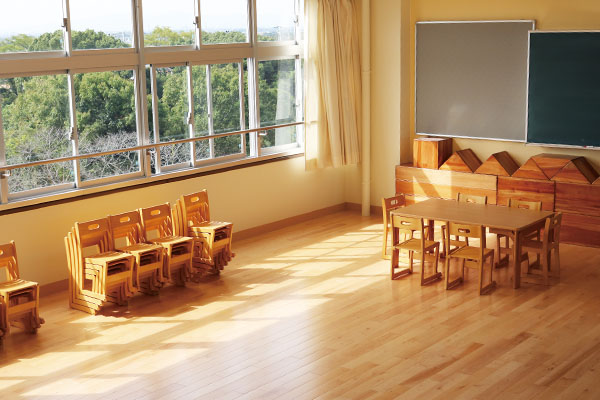 保育室を想定した実践演習を行える保育演習室